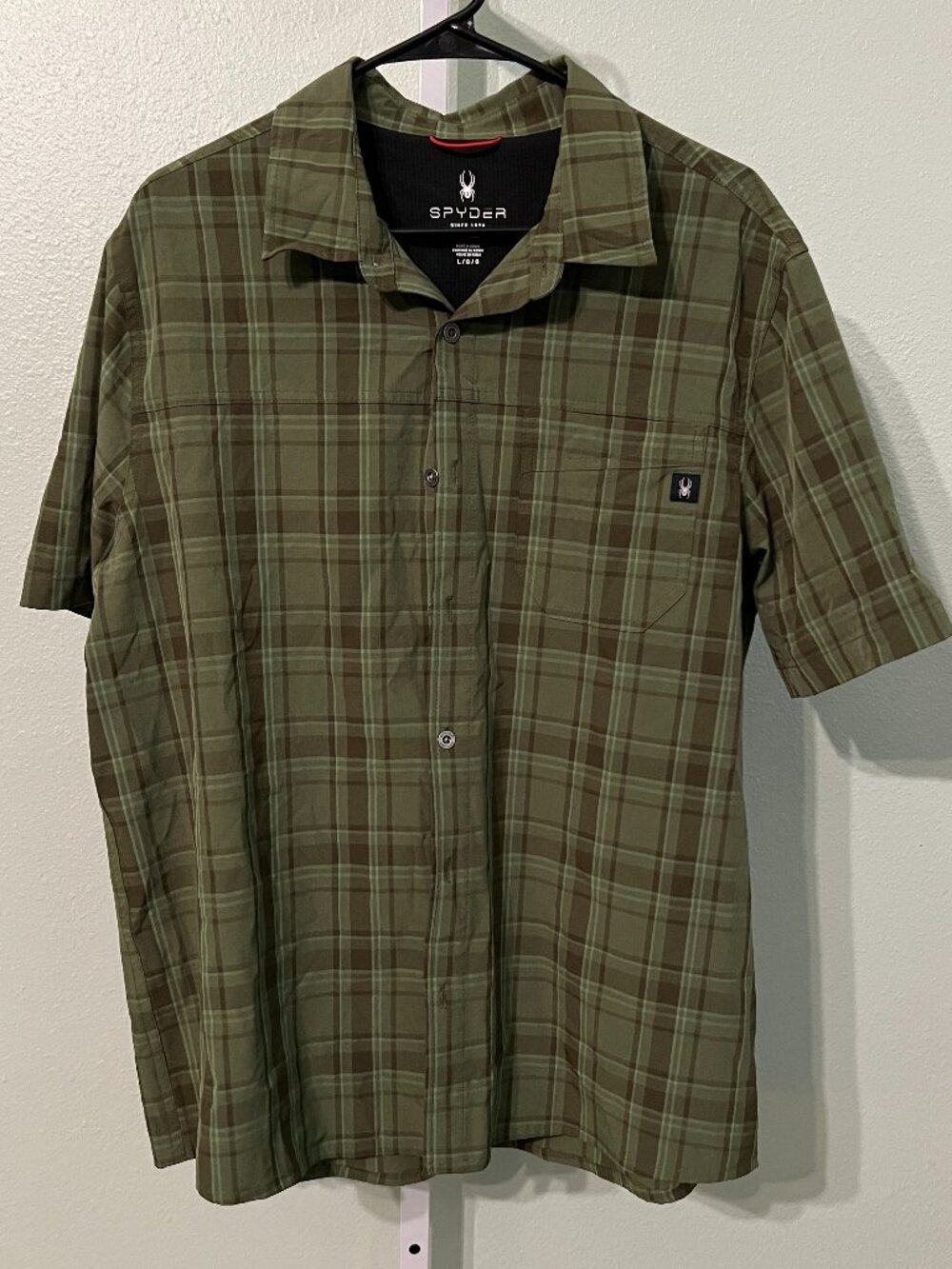 Spyder Olive Green & Black Plaid Lightweight Short-Sleeve Button-Up SZ Large